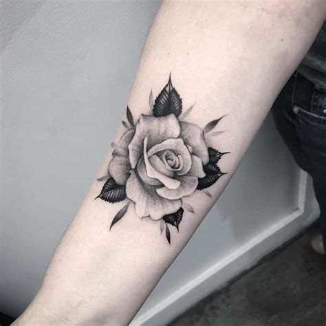 Tatuajes De Rosas Y Todos Sus Significados Mujeres Femeninas