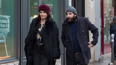 Découvrez un extrait inédit de Doubles Vies d Olivier Assayas