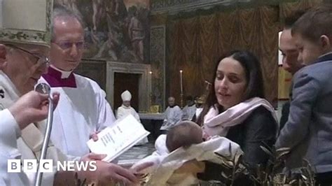 Pope Francis Dont Be Afraid To Breastfeed Here Bbc News