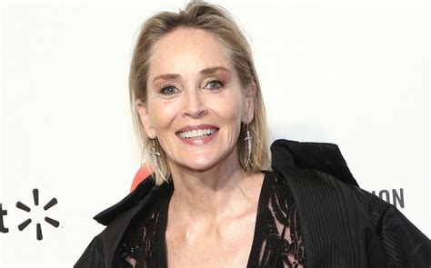 Sharon Stone Comparte Foto En Topless A Sus A Os Chic Magazine