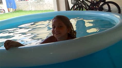 Olá amiguinhos hoje fizemos o desafio na piscina: desafio da piscina - YouTube