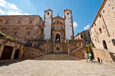 Bienvenidos a la hacienda san jorge, ubicado en una finca de arquitectura tradicional isleña en la palma. Plaza de San Jorge en Cáceres | extremadura .com