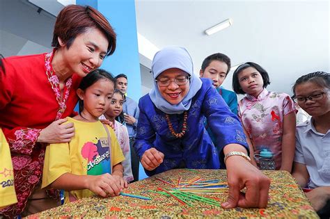 Aurora umumnya terlihat di garis lintang. Pelbagai aktiviti warnai Hari Keharmonian Kaum di sekolah ...