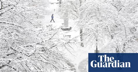 Snow Sweeps Across The Us East Coast In Pictures Us News The Guardian