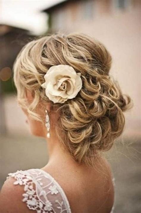 39 Walk Down The Aisle With Amazing Wedding Hairstyles For Thin Hair Hairstyles For Women