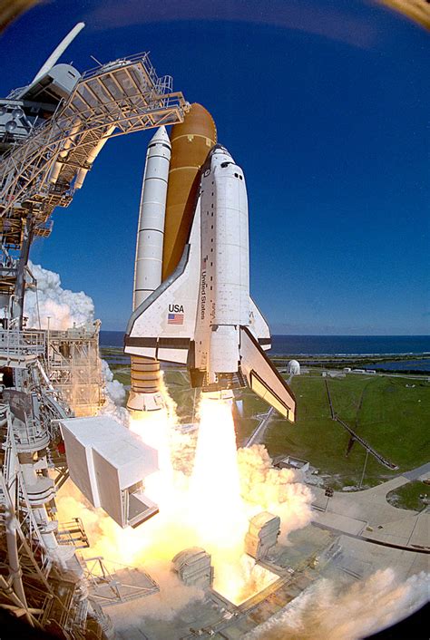 A History of NASA Rocket Launches in 25 High-Quality Photos » TwistedSifter