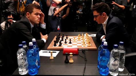 Schach Wm In Der Wüste Titelträger Magnus Carlsen Gegen Jan Nepomniachtchi Sport Dw 2411