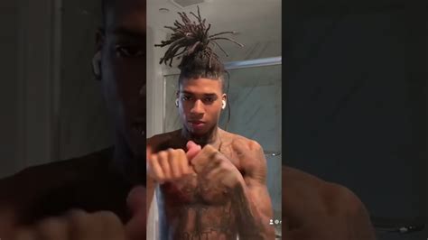 Nle Choppa Showing Off His Crip Signs Youtube