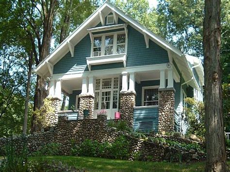 Pin By Marie On House Exteriors Craftsman Style Bungalow Bungalow