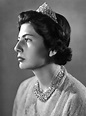 Le destin tragique de Soraya, reine d’Iran répudiée et « princesse aux ...