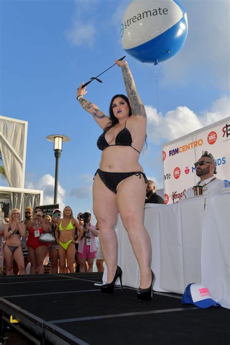 Xbiz Miami Topless Pool Party 37 Photos Thefappening