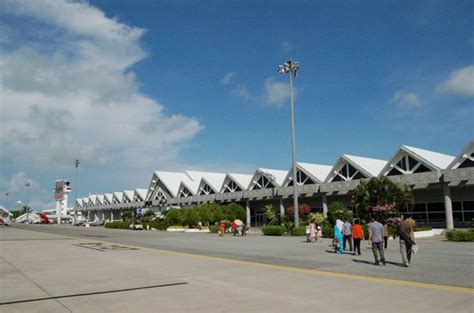 Lokasinya merupakan bekas areal perkebunan pt. LTAL Antara 7 Lapangan Terbang Terbaik Dunia - Celik Wang