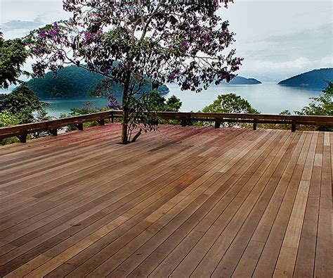 Due to its good durability, itauba is mainly used in exterior joinery. Itaúba - Madeireira Batista - Madeiras brutas do norte ...