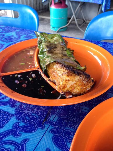 Ikan bakar ramli yusuf was my stall of choice, as it usually is. Tempat Makan Sedap Di Malaysia: Ikan Bakar Jalan Bellamy ...