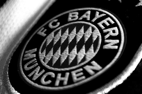 Wallpaper Fc Bayern Logo Schwarz Weiß