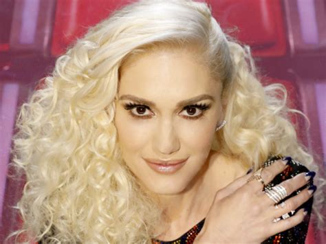 Does Gwen Stefani Bleach Her Hair Celebrityfm 1 Official Stars