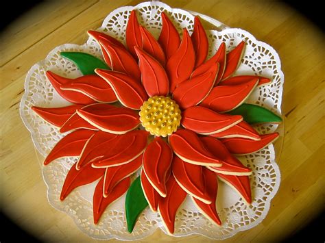 Christmas cookie recipe & favorite holiday treats swap. Have A Cookie!: Poinsettia Cookie Platter