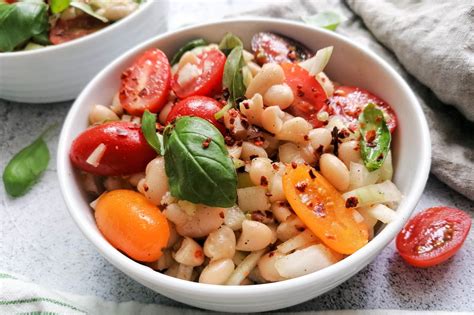 Weiße Bohnen Salat mit Tomaten in 5 Minuten