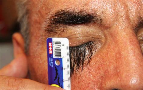 This Man Might Have The Longest Eyelashes Youve Ever Seen Metro News