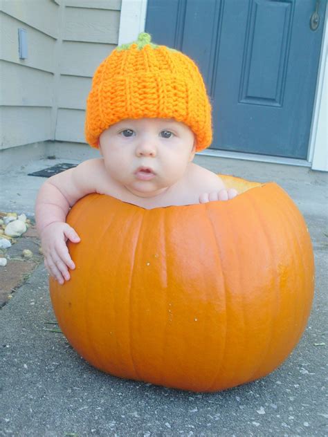 Pin By Tori Marwede On Pumpkins 4 농장 In 2021 Baby Halloween Baby