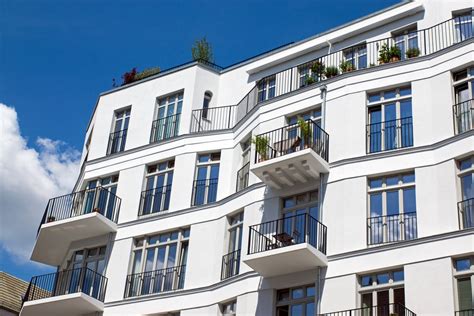Nur wenn ein mietshaus in eigentumswohnungen umgewandelt wird, können die einzelnen wohnungen separat verkauft werden. Eigentumswohnungen Berlin | GROSS & KLEIN Immobilien