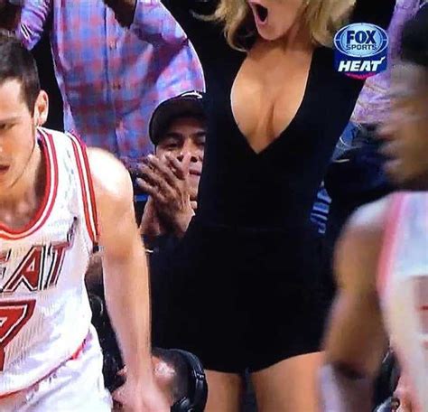 a closer look at the nba s sexiest courtside fan terez owens scoopnest