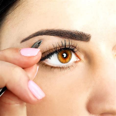 Eyebrow Mistakes Every Woman Makes According To Makeup Artists