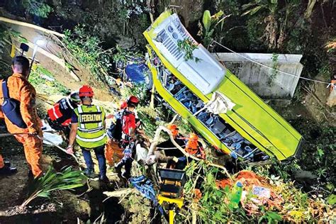 ‘killer Curve Claims 17 Souls Antique Bound Bus Falls Off 30 Meter