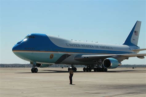 Its interior configuration and furnishings. VC-25 Air Force One | Military.com