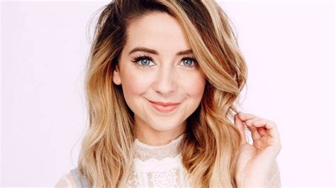 youtube s zoella under fire for homophobic slur and fat shaming chavs in now deleted tweets