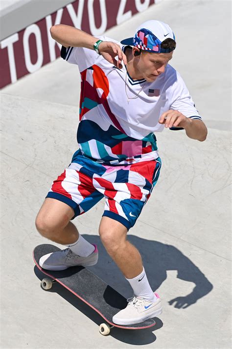 Kortárs Visszaélés Udvariatlanul Olympic Skateboarding Uniform