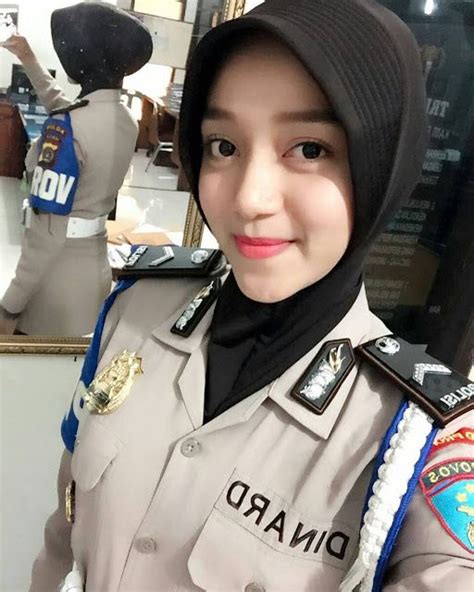Polisi Wanita Berhijab Cantik Nan Rupawan Polwan Polisi Hijab Cantik Tudung Comel Jilbab 24200