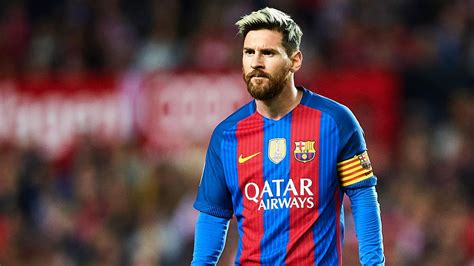 Lionel Messi Is Wearing Red Blue Sports Dress In Blur Audience