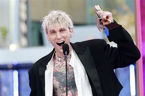 Find machine gun kelly tour schedule, concert details, reviews and photos. Machine Gun Kelly Wins Top Rock Artist at Billboard Music ...