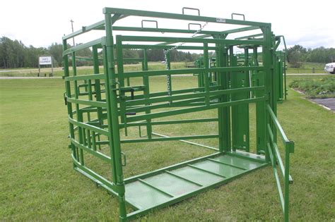 Real Tuff Cattle Squeeze Chute Easy To Use A Must Have