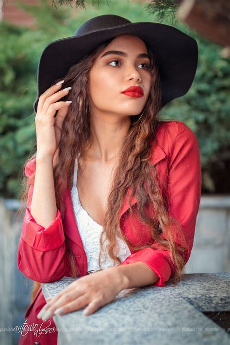 Girl With Hat Juzaphoto