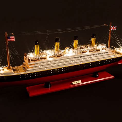 Rms Titanic Ship Model With Lights Rms Titanic Model Ship Hot Sex Picture
