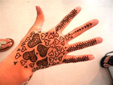 Super Adorable And Simple Mehndi Designs For Kids