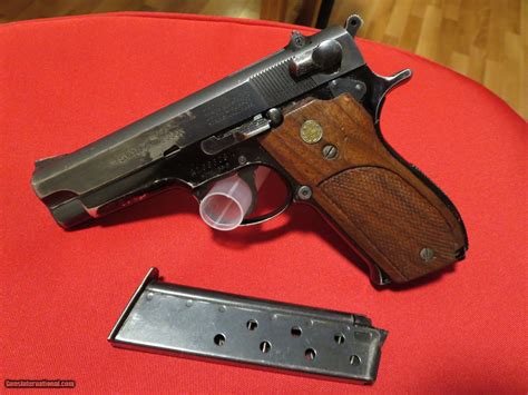 1973 Sandw Model 39 2 Semi Auto Pistol 9mm 8 Rnd Mag Original Grips