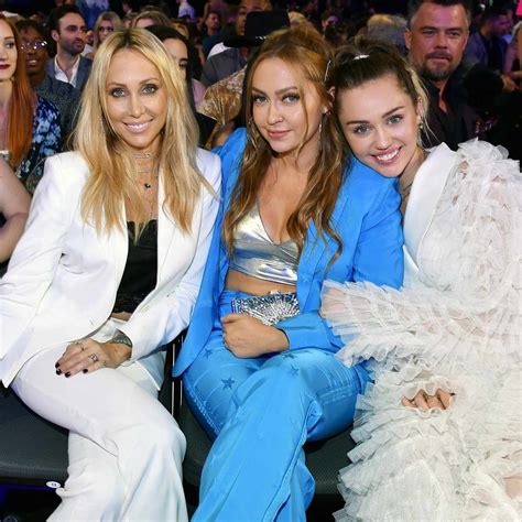 Miley Cyruss Mom And Sister Reveal Why The Songstress Is So Happy