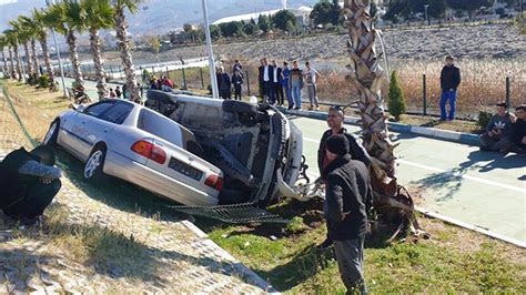 Osmaniye de iki otomobil çarpıştı 7 yaralı Son Dakika Flaş Haberler