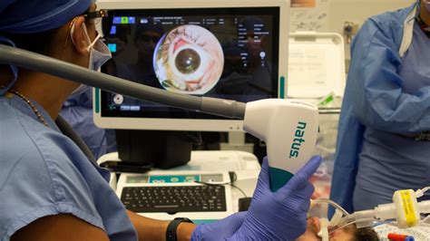 Us Man Receives Worlds First Whole Eye Transplant