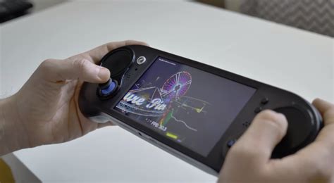 Smach Z Handheld Gaming Pc To Begin Mass Production In Early 2019