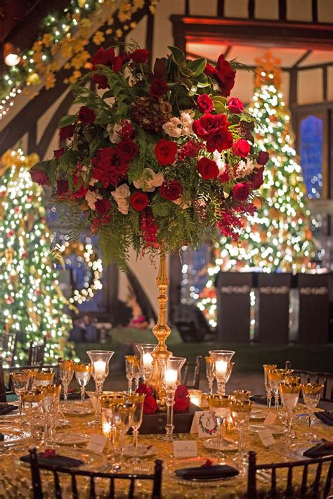 Christmas Theme Real Wedding With Festive Décor In Illinois Christmas