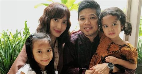 7 Artis Beruntung Yang Menikah Dengan Idolanya Ada Putri Marino