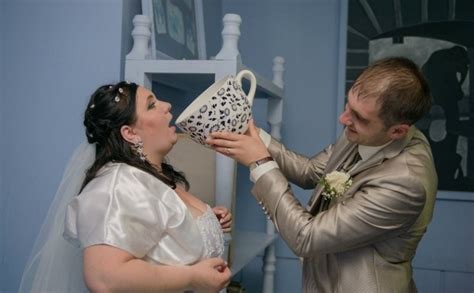 Incredibly Corny Russian Wedding Photos Are A WTF Kind Of Awkward