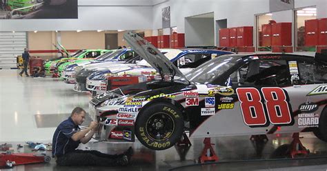 Derek kraus' darlington raceway truck will feature the 2003 napa auto parts paint scheme that went to victory lane with michael waltrip in the daytona 500. Nascar, Through the Looking Glass - The New York Times
