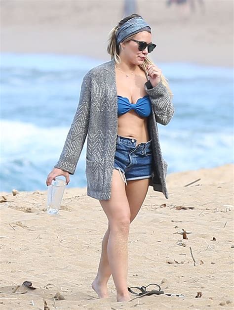Hilary Duff Bikini Pictures Hawaii 2017 Popsugar Celebrity Photo 3