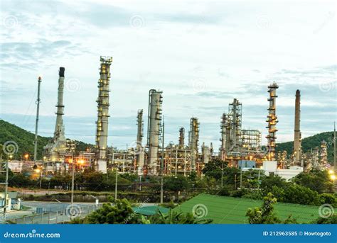 Oil Refinery Gas Petrol Plant Industry With Crude Tank Gasoline Supply