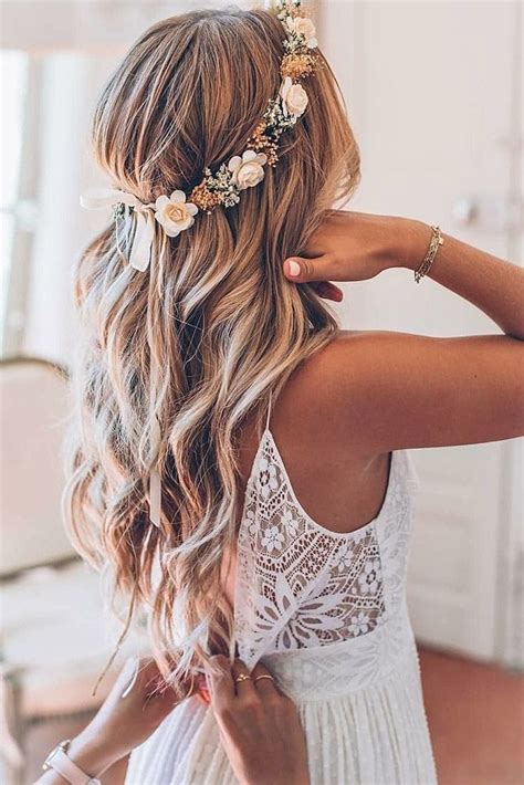 Ways To Wear Wedding Flower Crowns Hair Accessories Frisur